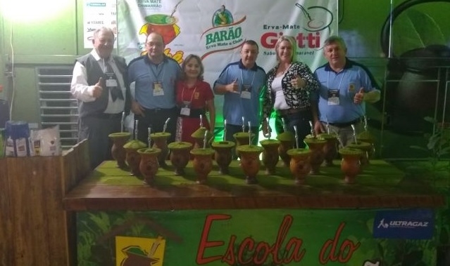 Escola do Chimarrão participa da Expotchê