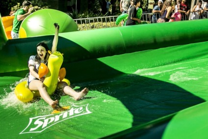Sprite oferece 2º edição do maior toboágua de rua do Brasil