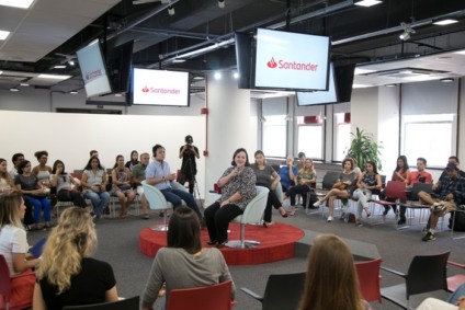 Farol Santander inicia programação em parceria com SPFW