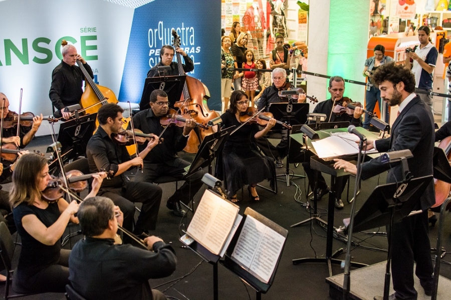 Orquestra Petrobras Sinfônica se apresenta no Carioca Shopping.