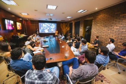 Twitter faz roadshow de vídeo e TV para agências de publicidade Twitter faz roadshow de vídeo e TV para agências de publicidade