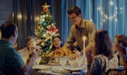 Felicidade é o mote da campanha de Natal do Pão de Açúcar