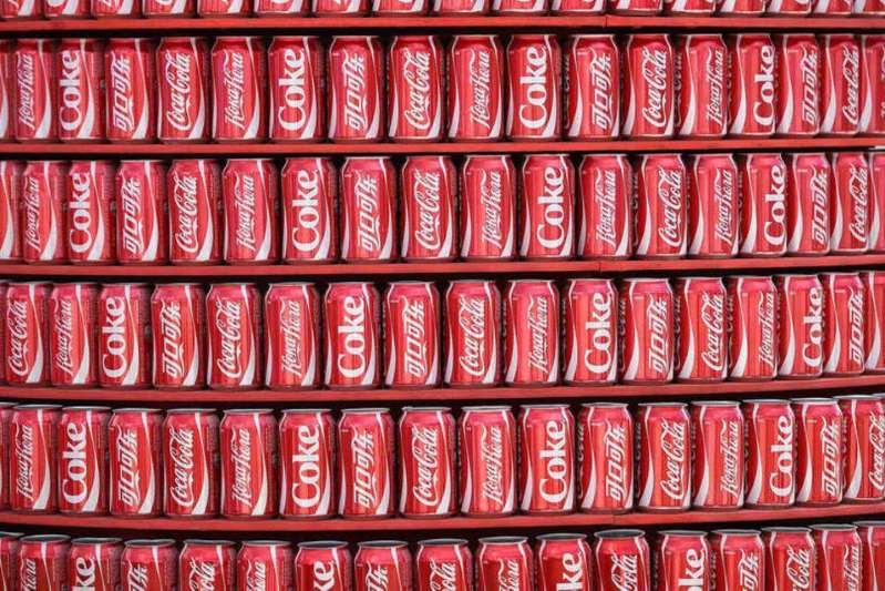 Coca-Cola ameaça sair do Brasil