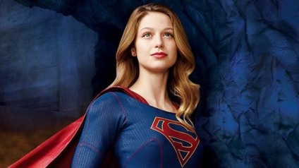 Supergirl sobrevoa as ruas de Toronto 