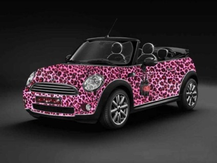 Mini se alia ao mundo da moda e promove luta contra a Aids
