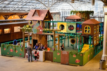 Circuito de atividades na Casa da Árvore do Shopping Estação