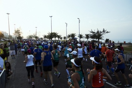 Corredores se preparam para a Golden Four Asics