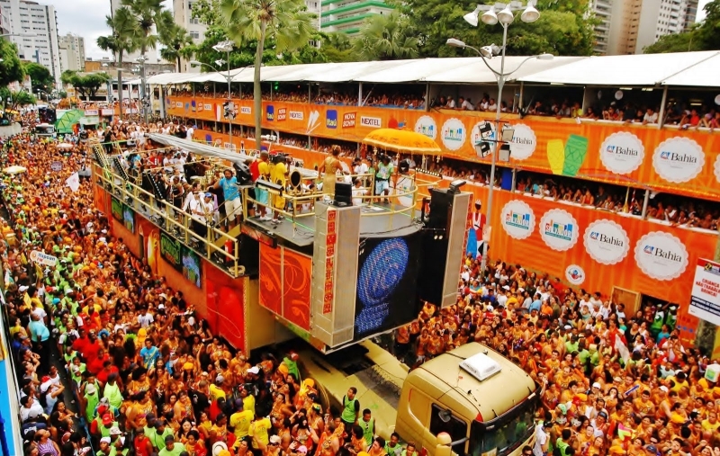 Emissoras de rádio tem programação especial no Carnaval