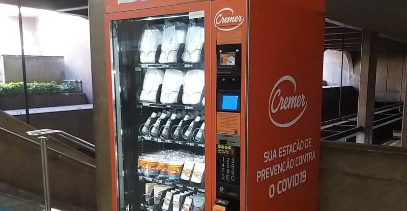 Cremer instala vending machines com itens de proteção ao Covid19