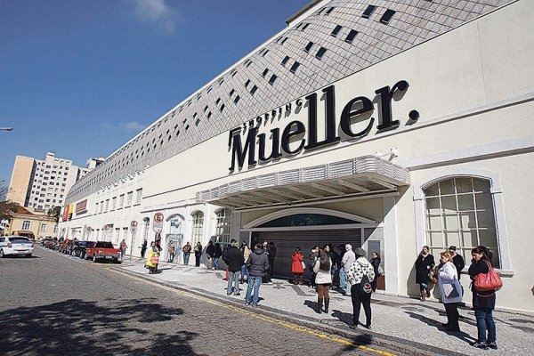 Shopping Mueller homenageia Curitiba