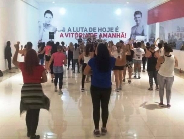 Atrium Shopping promove aulão fitness para marcar o Outubro Rosa