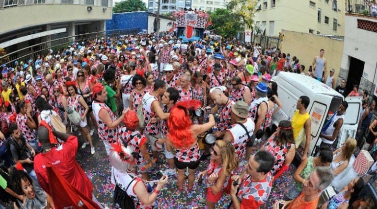 Confira a lista de desfiles dos blocos de rua do Carnaval 2018