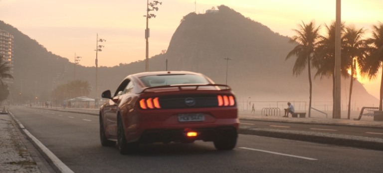 Vídeo mostra a primeira viagem do novo Ford Mustang