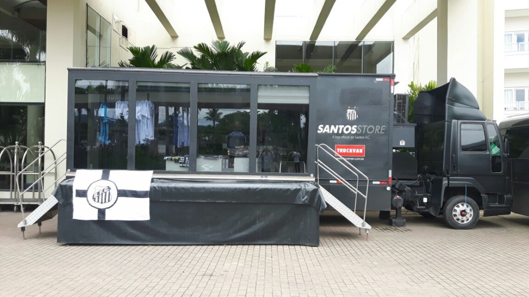Santos e Truckvan promovem ação especial neste sábado no Pacaembu Santos e Truckvan promovem ação especial neste sábado no Pacaembu