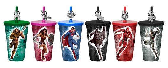 Nutty Bavarian dá copos licenciados Liga da Justiça