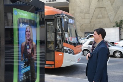 Motorola e F.biz lançam Moto G6 e transmitem por mobiliário urbano