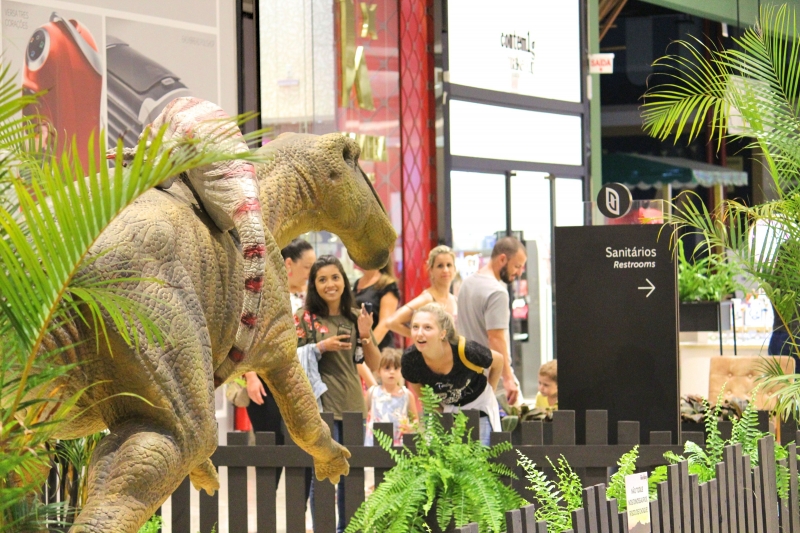 Exposição "Mundo Jurássico" traz dinossauros gigantes ao Norte Shopping