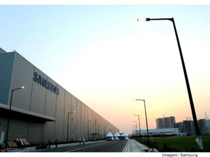 Samsung inaugura fábrica de smartphones na Índia