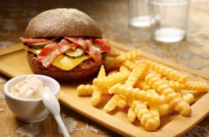 McCain é a batata oficial do Burger Fest McCain é a batata oficial do Burger Fest