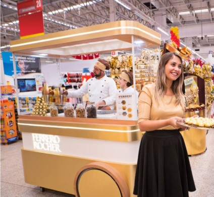 Chefs da Ferrero Rocher produzem bombons ao vivo em ação promo