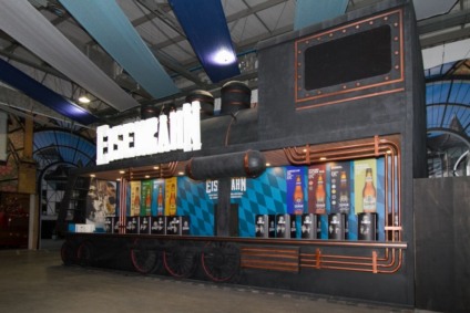 Eisenbahn materializa o DNA nos bares da Oktoberfest de Blumenau