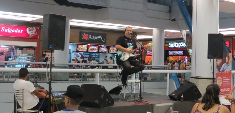 Eduardo Proença comanda mais um Happy Hour no Shopping Via Brasil