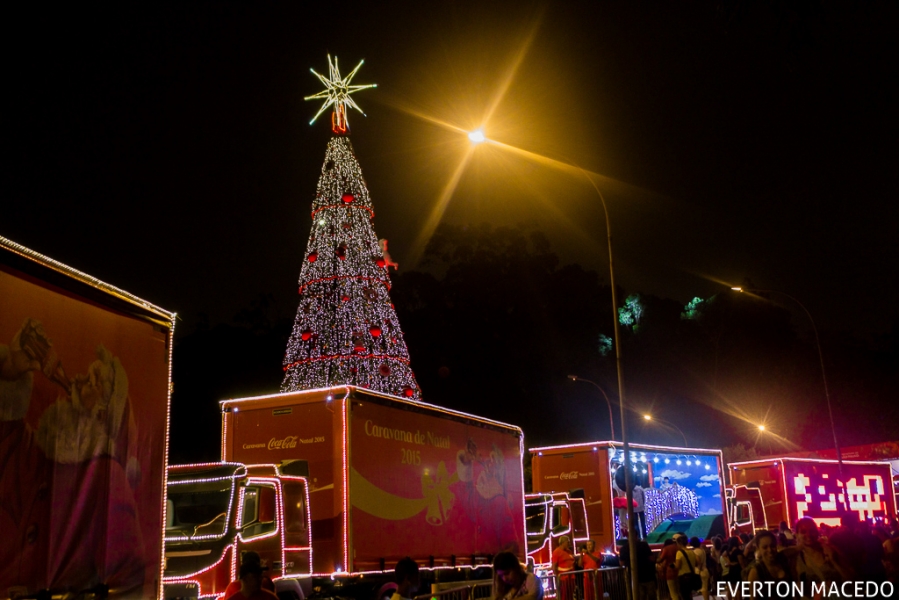 Coca-Cola realiza caravanas e acende árvore no Ibirapuera