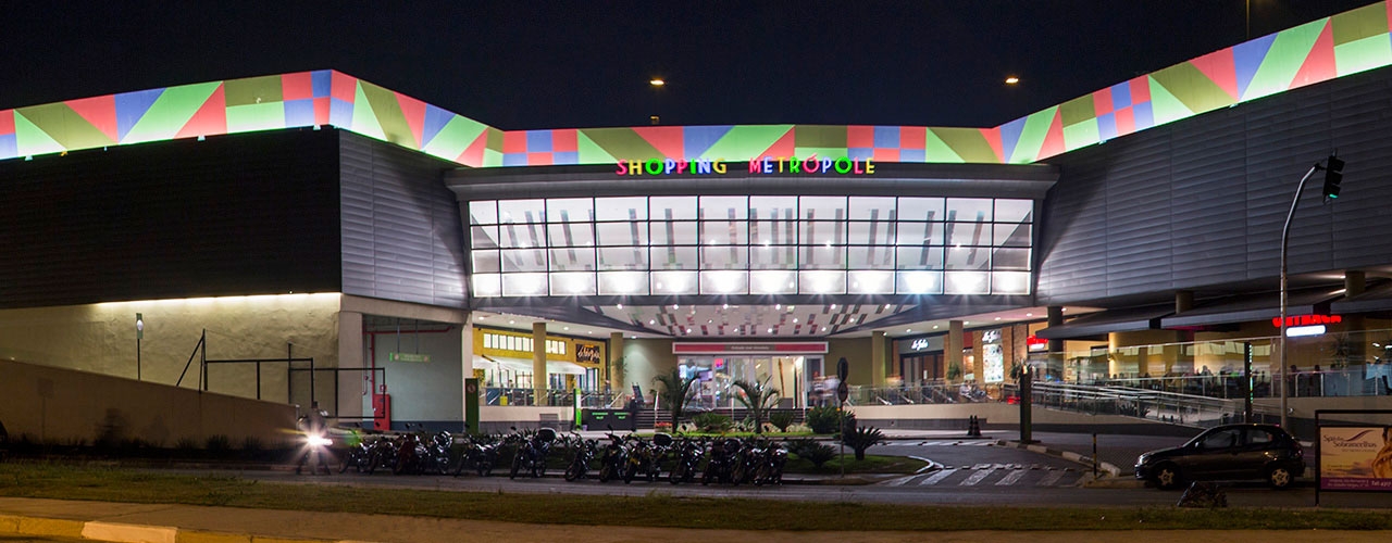 Shopping Metrópole prorroga piscina gigante de bolinhas até 28 de agosto