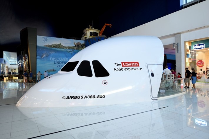 Emirates lança novas experiências da aviação no Dubai Mall