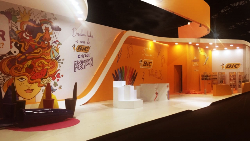 Agência 96 cria estande para a BIC na Bienal do Livro