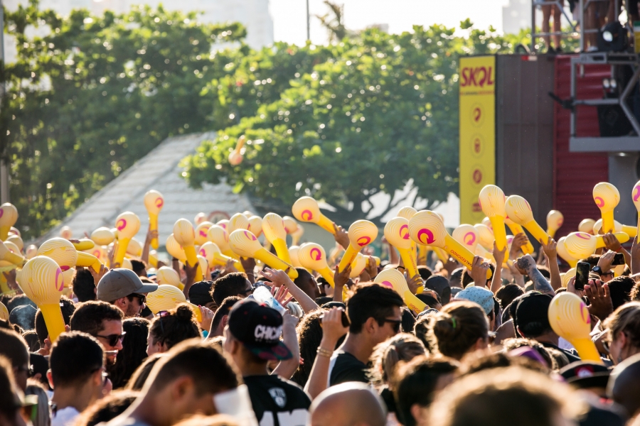 Por carnaval redondo e inteligente, SKOL e Uber oferecem desconto em viagens em Florianópolis