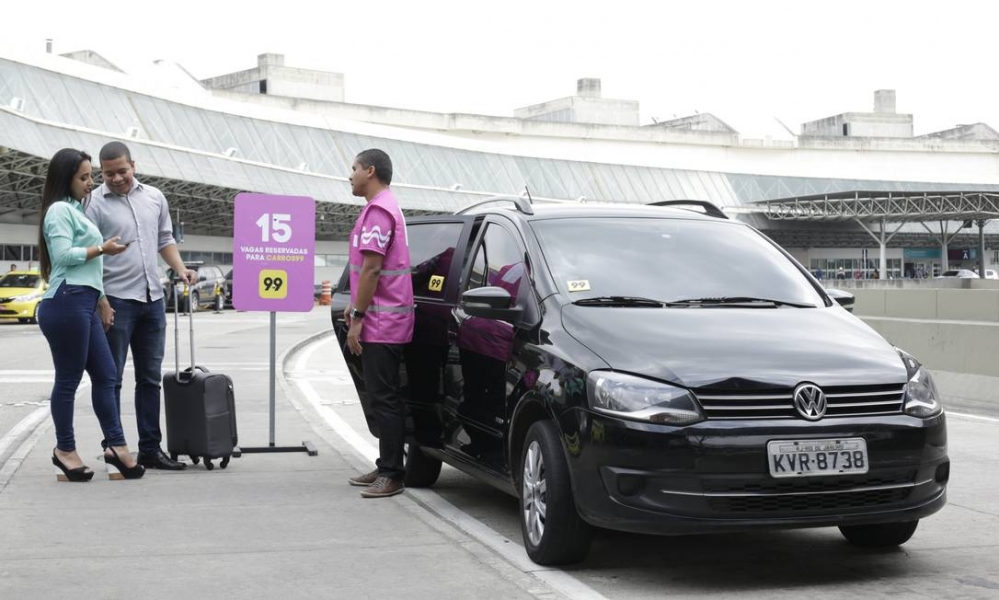 Com o RIOgaleão e a 99, viajante ganha desconto no Outubro Rosa