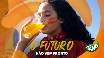 Tang convida adultos a 'votarem com a essência de uma criança'