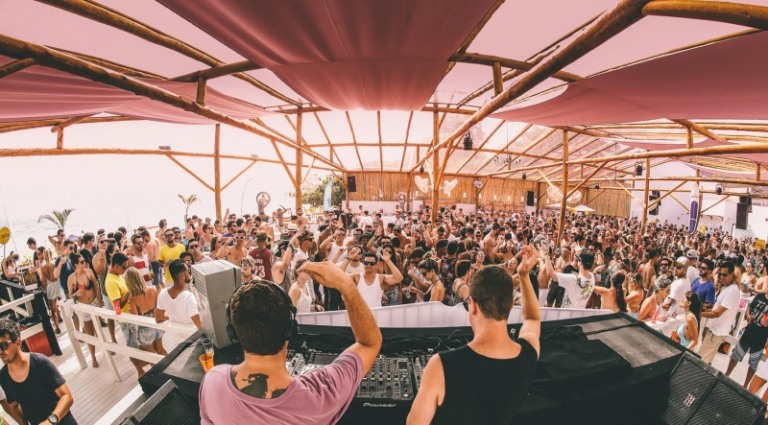 Parador Maresias recebe DJ Illusionize e a dupla Cool Keedz