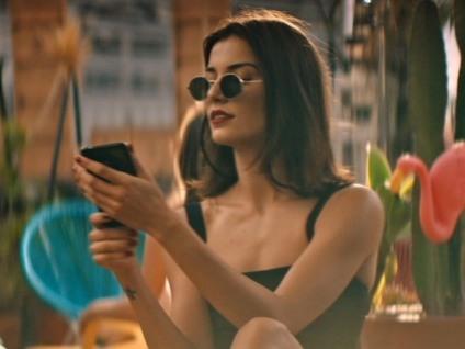 LG lança novo modelo ao som de hit da Britney Spears