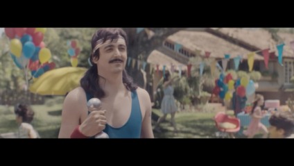 Com bom humor, Cultura Inglesa apresenta novo conceito de comunicação