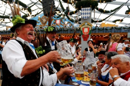 Brahma realiza evento para celebrar rótulo "Oktoberfest"