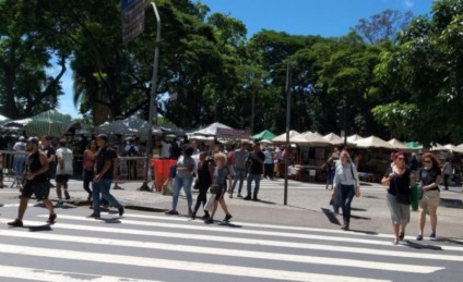 Feira hippie e clubes poderão retomar atividades em BH