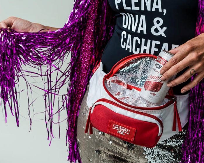 Pochete cooler é a novidade da Smirnoff Ice para o Carnaval