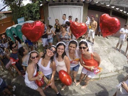 Beija Eu caiu na folia nos blocos de rua de SP