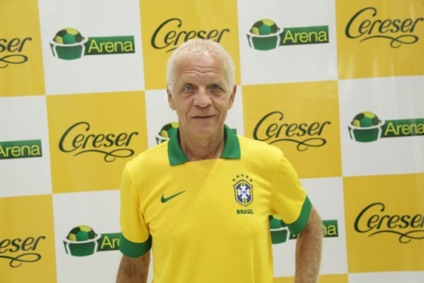 Ademir da Guia dá show de bola na Arena Cereser