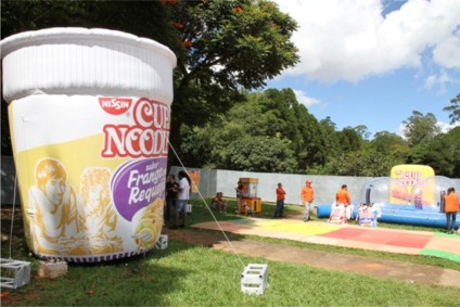 Cup Noodles com ações direcionadas aos universitários