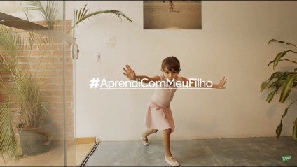 Tang convida os pais a contarem suas experiências