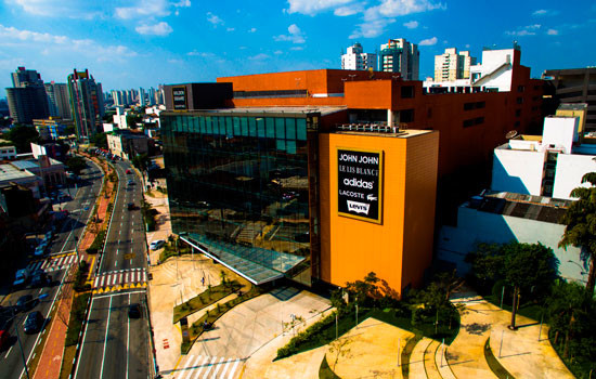 Parque temático do Batman é atração no Golden Square