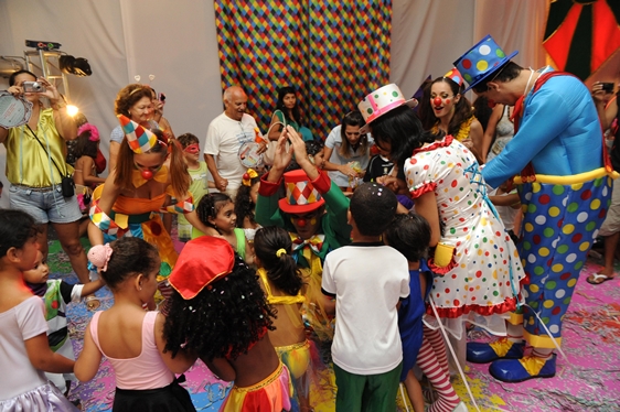 Bailinho da folia agita o Plaza Macaé