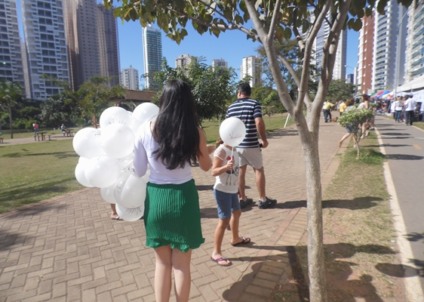 Mix promove Vistta com balões personalizados em Goiânia