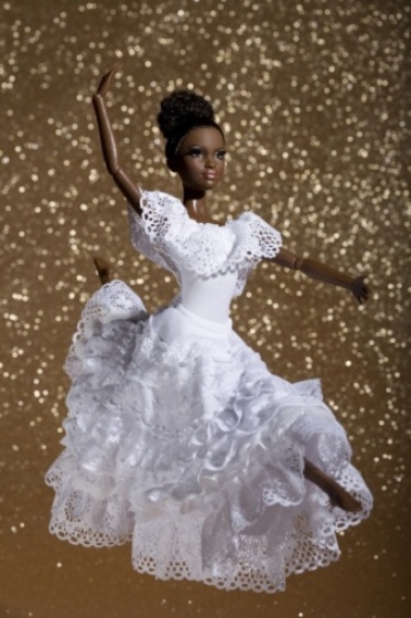 Exposição "Black Barbie" chega ao Raposo