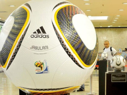 “Bolas da Copa” no Raposo Shopping