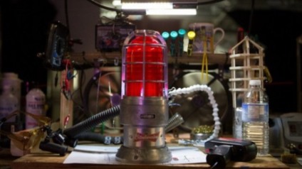 Budweiser instala luz vermelha de hóquei para os fãs
