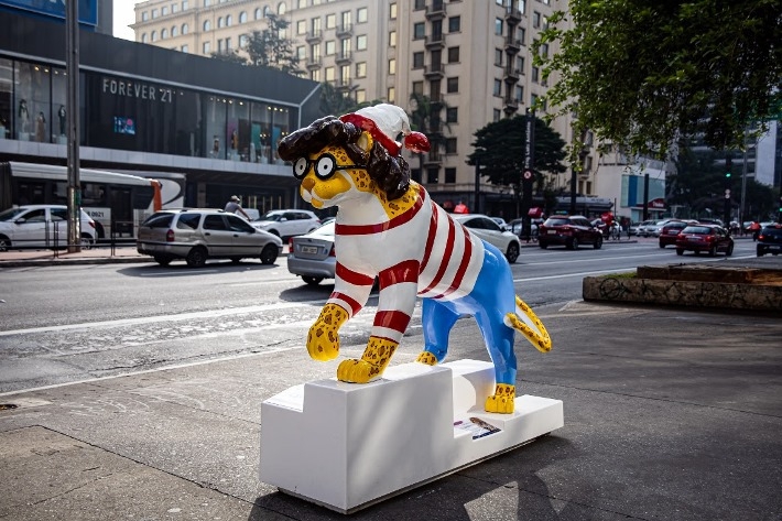 Esculturas da Jaguar Parade vão a leilão